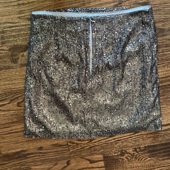 Gorgeous sequin wrap shift skirt by Loft-New with tag! - Picture 2 of 3